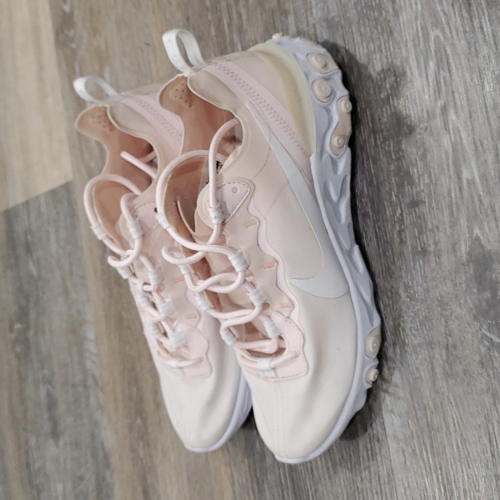 Womens Nike React size 7.5